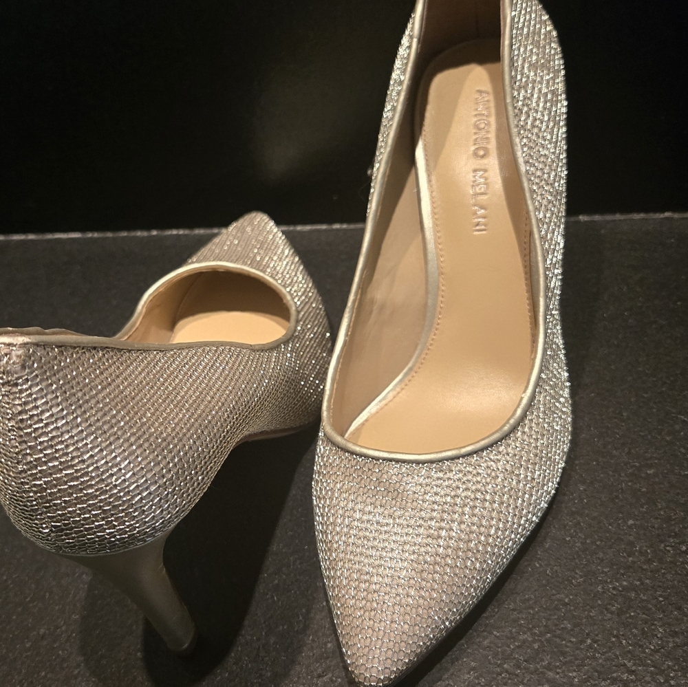 SALE Antonio Milani 9M Elegant Gold Mesh High Heels EUC - Picture 5 of 11